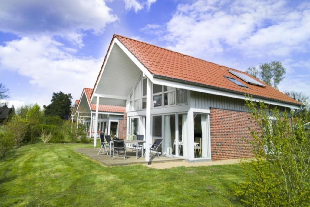 W7 - sehr schönes Ferienhaus mit toller Lage und super Aussicht in Röbel an der Müritz Exterior foto